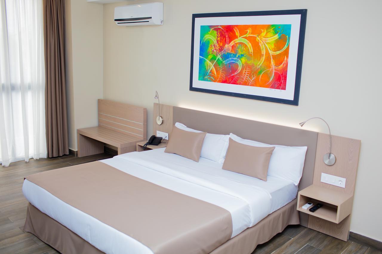 Fly Hotel Libreville Exterior photo