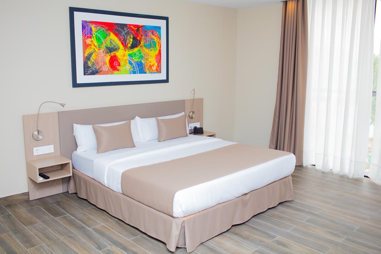 Fly Hotel Libreville Exterior photo
