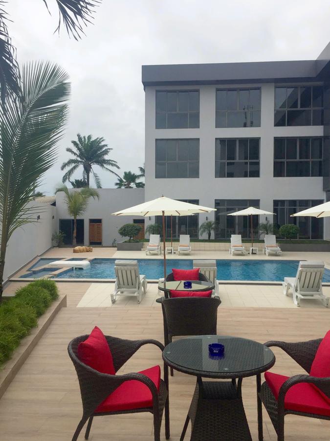 Fly Hotel Libreville Exterior photo